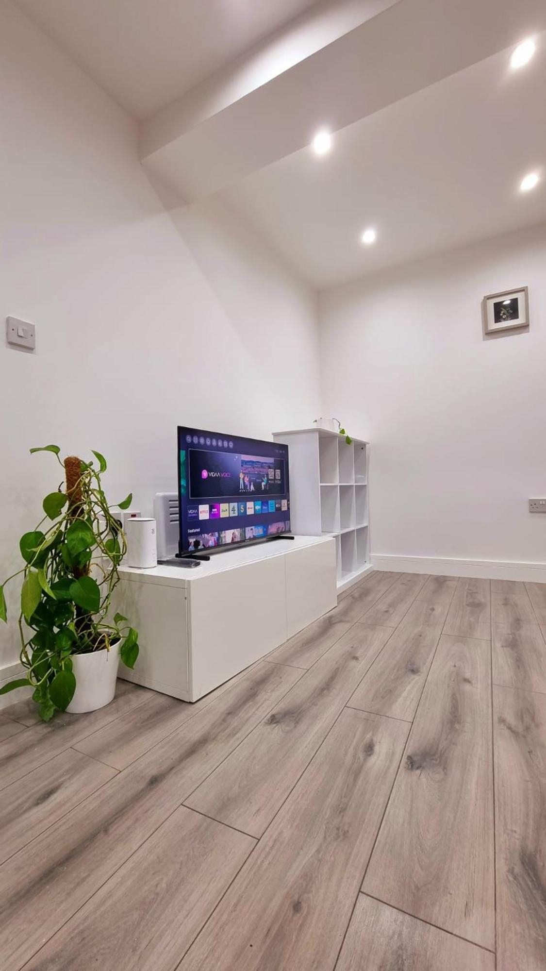 Brand New Flat Close To Turnpike Lane Tube Station Londra Esterno foto
