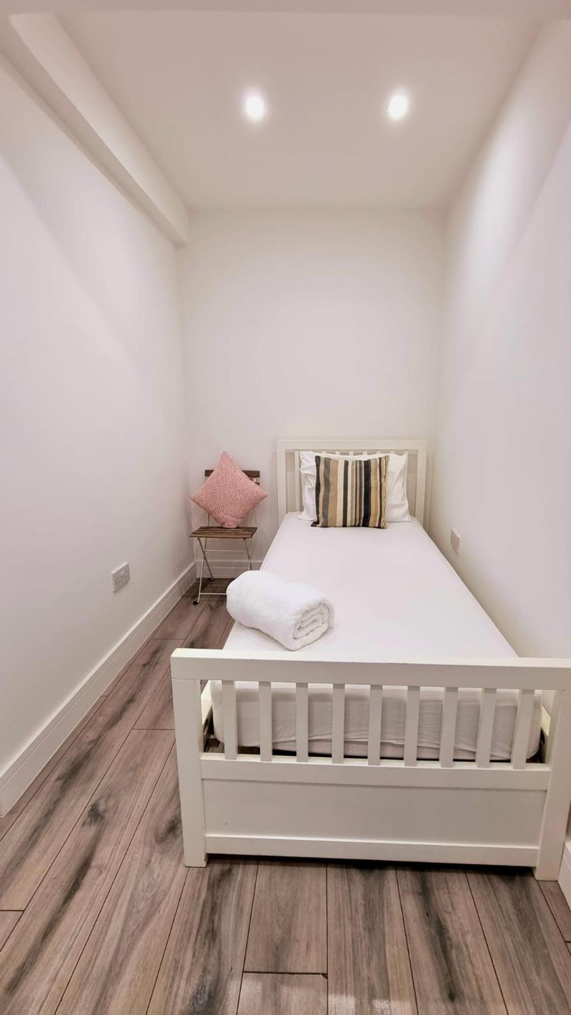 Brand New Flat Close To Turnpike Lane Tube Station Londra Esterno foto
