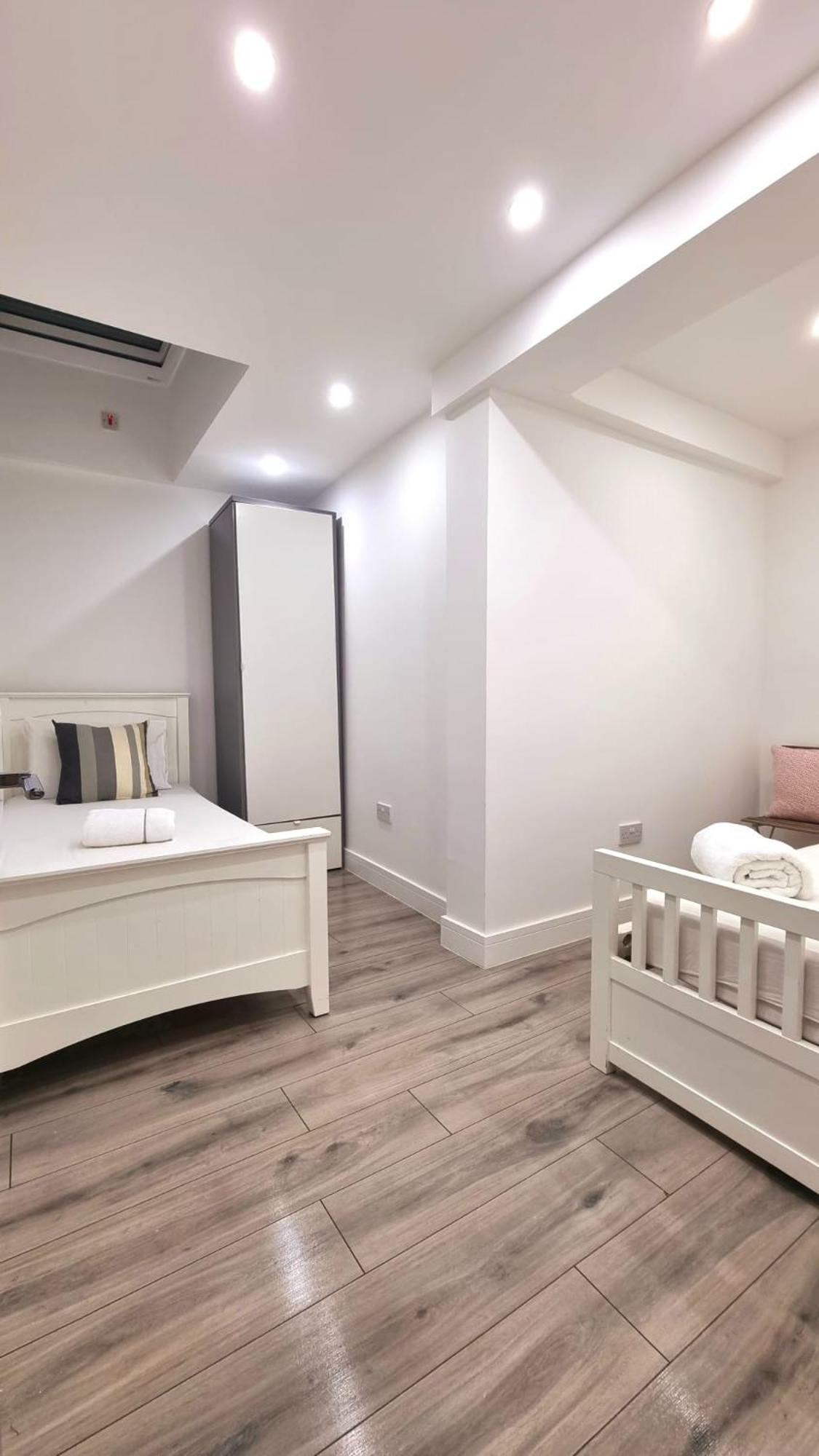 Brand New Flat Close To Turnpike Lane Tube Station Londra Esterno foto
